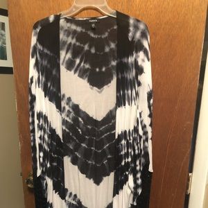 Torrid tie dyed kimono